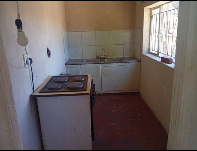 4 BEDROOM HOUSE FOR SALE IN LORENTZVILLE